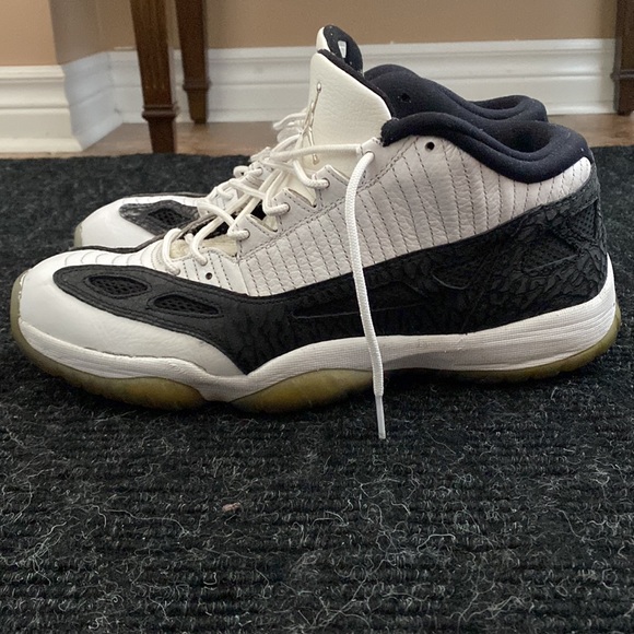 Jordan 11 Retro Low IE - Picture 3 of 15